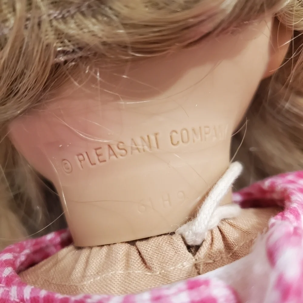 American Girl Vintage Pleasant Company  Doll 61H9 18